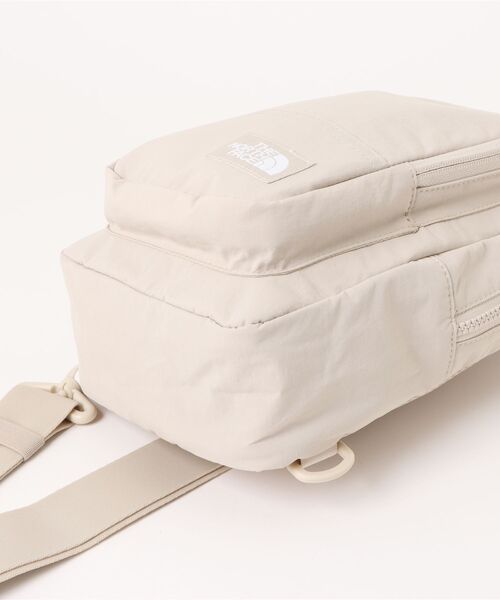 THE NORTH FACE(ザノースフェイス)の「【韓国限定・日本未入荷】THE NORTH FACE URBAN ONE WAY / ノースフェイス アーバンワンウェイ コンパクトボディバッグ(ボディバッグ/ウエストポーチ・メンズ・サンドベージュ/ブラック・FREE)」の15枚目の写真
