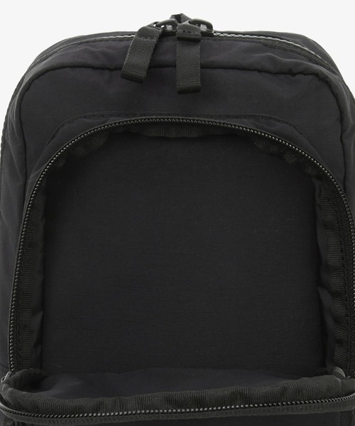 THE NORTH FACE(ザノースフェイス)の「【韓国限定・日本未入荷】THE NORTH FACE URBAN ONE WAY / ノースフェイス アーバンワンウェイ コンパクトボディバッグ(ボディバッグ/ウエストポーチ・メンズ・サンドベージュ/ブラック・FREE)」の9枚目の写真