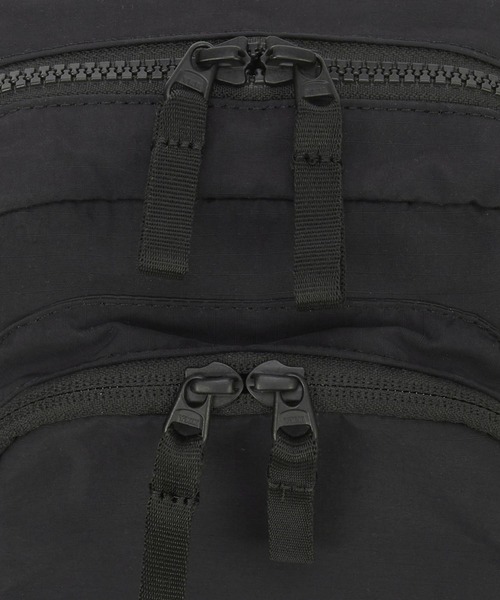 THE NORTH FACE(ザノースフェイス)の「【韓国限定・日本未入荷】THE NORTH FACE URBAN ONE WAY / ノースフェイス アーバンワンウェイ コンパクトボディバッグ(ボディバッグ/ウエストポーチ・メンズ・サンドベージュ/ブラック・FREE)」の8枚目の写真