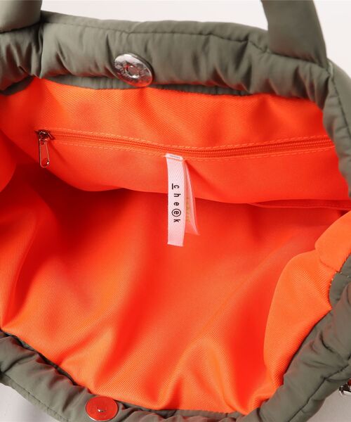 cheek(BAG)(チーク)の「puff kinchaku 2way tote / 中綿入り ショルダーバッグ(ショルダーバッグ・レディース・パープル/イエロー/グレー/ブラック/カーキ・FREE)」の17枚目の写真