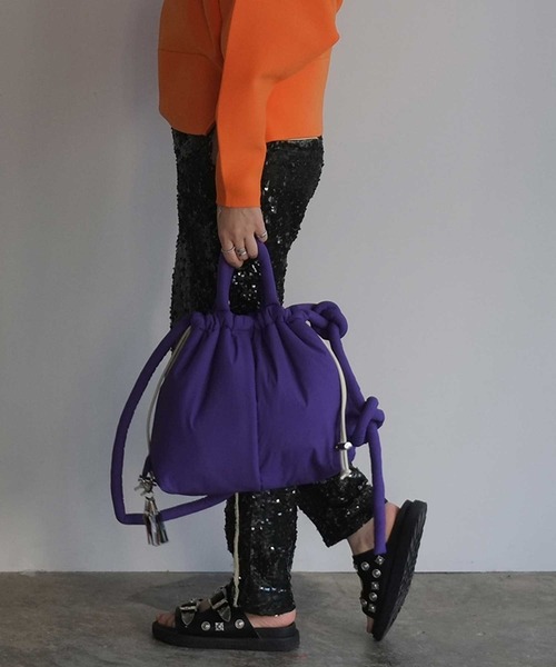 cheek(BAG)(チーク)の「puff kinchaku 2way tote / 中綿入り ショルダーバッグ(ショルダーバッグ・レディース・パープル/イエロー/グレー/ブラック/カーキ・FREE)」の1枚目の写真