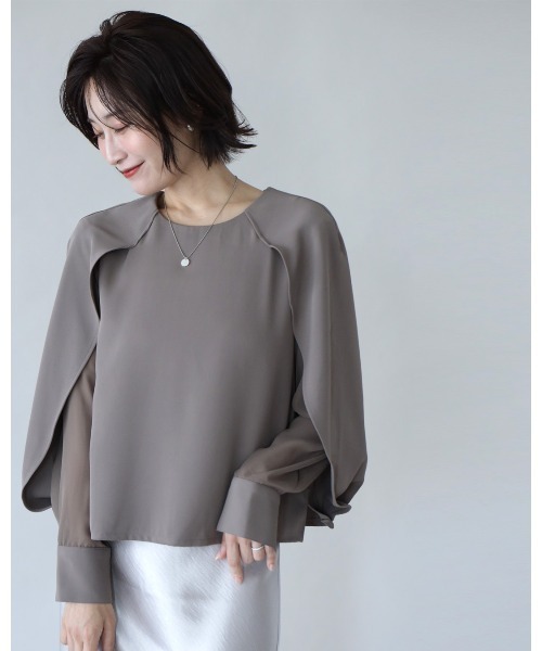 Ehre style（エーレスタイル）の「会食や通勤に 控えめ映え服 ケープ袖ブラウス（シャツ/ブラウス・レディース・ブラック/グレー/ベージュ・FREE）」の2枚目の写真