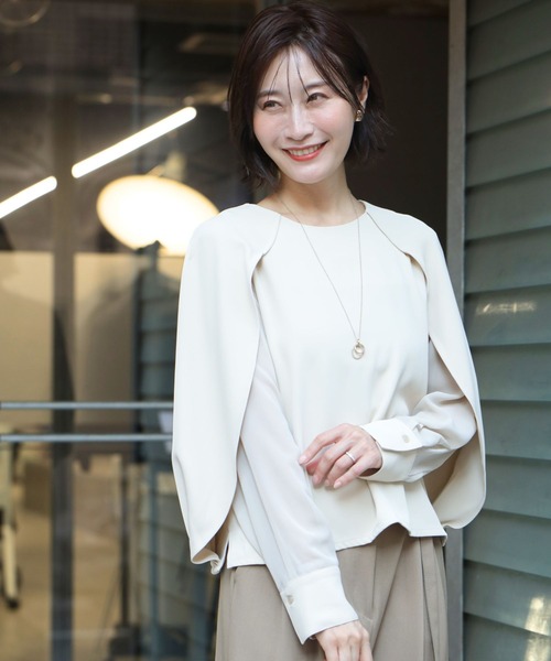 Ehre style（エーレスタイル）の「会食や通勤に 控えめ映え服 ケープ袖ブラウス（シャツ/ブラウス・レディース・ブラック/グレー/ベージュ・FREE）」の4枚目の写真