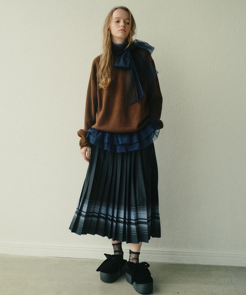 LE CIEL BLEU(ルシェルブルー)の「Vネックニットプルオーバー / V-Neck Knit Pullover(ニット/セーター・レディース・グレー/ブルー/ライトグリーン/ブラウン/ホワイト/レッド/ピンク/ブラック/ライトブルー・36)」の4枚目の写真