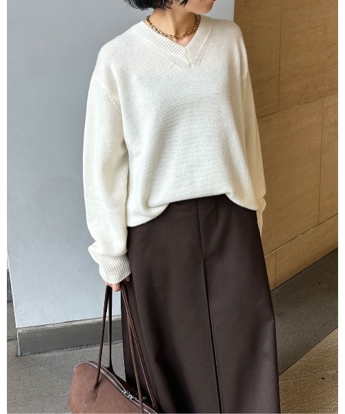 セール】Vネックニットプルオーバー / V-Neck Knit Pullover（ニット
