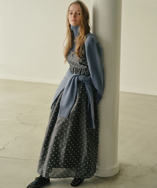 LE CIEL BLEU(ルシェルブルー)の「Vネックニットプルオーバー / V-Neck Knit Pullover(ニット/セーター・レディース・グレー/ブルー/ライトグリーン/ブラウン/ホワイト/レッド/ピンク/ブラック/ライトブルー・36)」の6枚目の写真