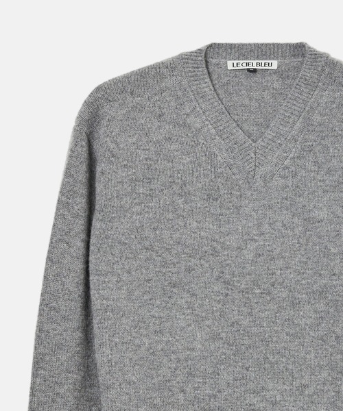 LE CIEL BLEU(ルシェルブルー)の「Vネックニットプルオーバー / V-Neck Knit Pullover(ニット/セーター・レディース・グレー/ブルー/ライトグリーン/ブラウン/ホワイト/レッド/ピンク/ブラック/ライトブルー・36)」の16枚目の写真