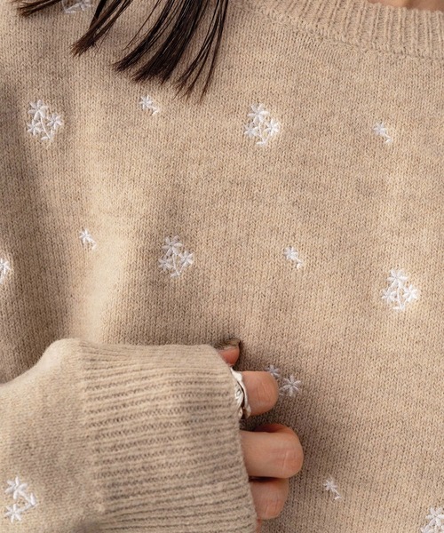 NOAHL（ノアル）の「【NOAHL】フラワー刺繍ニットプルオーバー（ニット/セーター・レディース・ブラウン/ベージュ・FREE）」の7枚目の写真