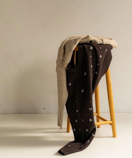 NOAHL（ノアル）の「【NOAHL】フラワー刺繍ニットプルオーバー（ニット/セーター・レディース・ブラウン/ベージュ・FREE）」の3枚目の写真