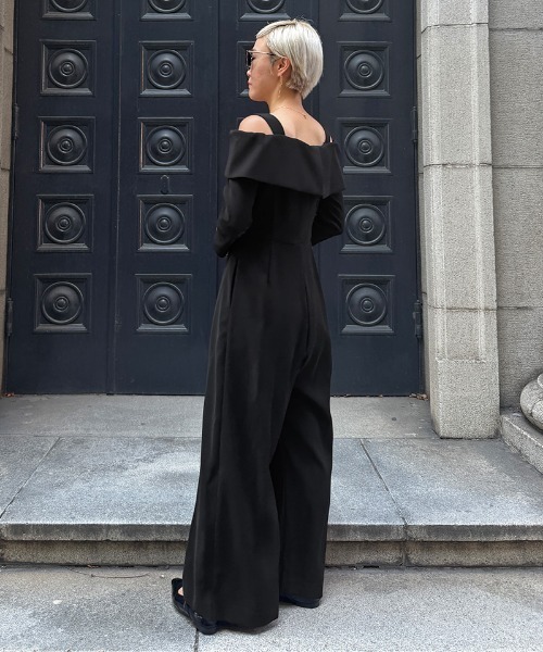 JENNE(ジェンヌ)の「オフショルロンパース(その他パンツ・レディース・ネイビー/ブラック・SMALL/MEDIUM/LARGE)」の5枚目の写真