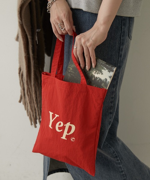 COLONY 2139（コロニートゥーワンスリーナイン）の「ナイロンショートハンドルミニトートバッグ（トートバッグ・レディース・パープル/シルバー/レッド/ピンク・FREE）」の4枚目の写真