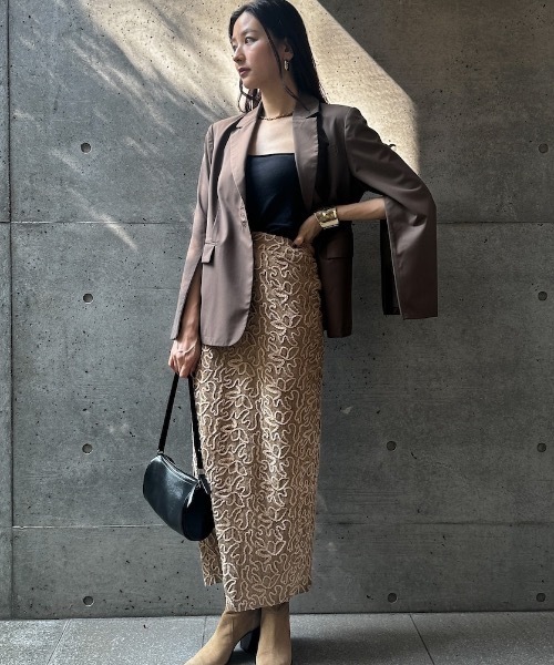 CIEL'AIR(シエルエアー)の「SLIT JACKET(スリットジャケット)(テーラードジャケット・レディース・ブラウン/グレー・MEDIUM)」の11枚目の写真
