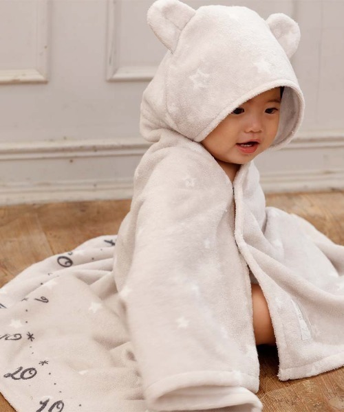 10mois(ディモワ)の「【10mois(ディモワ)】バスポンチョ&チャームハンカチ ベアマスク ギフトセット(ベビーギフト・キッズ・グレー・ONE SIZE)」の7枚目の写真