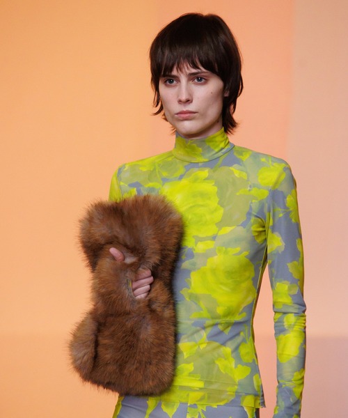 MSGM（エムエスジーエム）の「ローズプリント テクノメッシュトップス（シャツ/ブラウス・レディース・イエロー×グレー・42）」の3枚目の写真