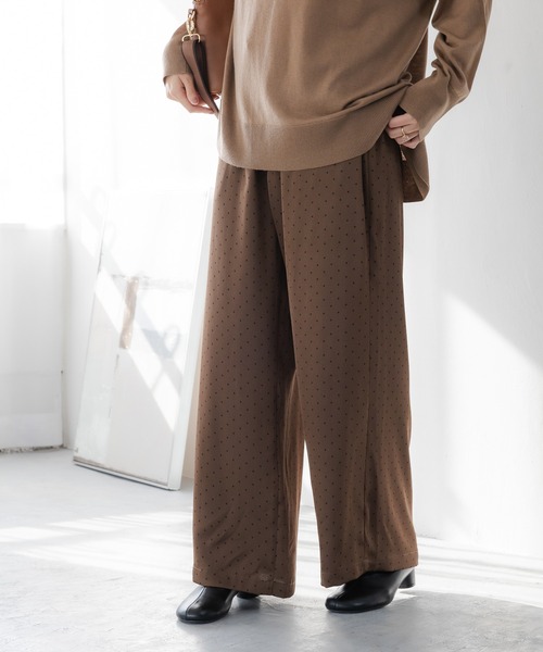 Elura(エルーラ)の「ドットサテンワイドパンツ/625556(その他パンツ・レディース・ブラック/ダークブラウン・FREE)」の11枚目の写真