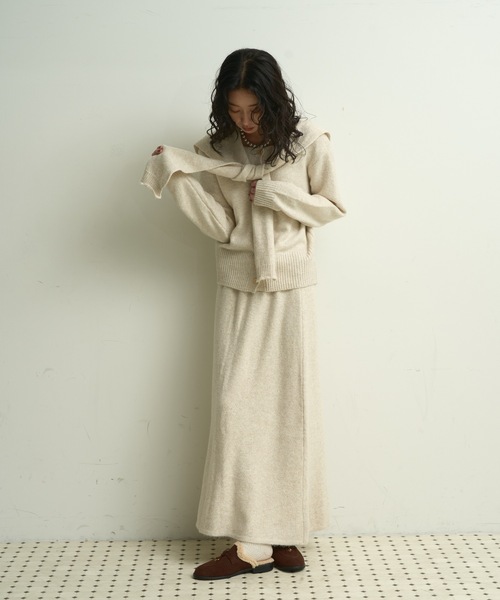 Lutim by u（ルチバイユー）の「【3点セット】Stole knit setup / ストール付きニットセットアップ（ワンピース・レディース・チャコールグレー/アイボリー/ブラウン・FREE）」の5枚目の写真