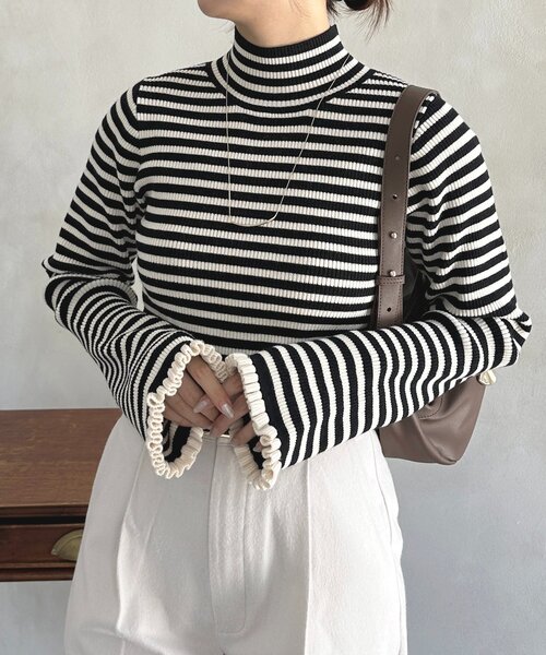 Thevon（ゼボン）の「袖フリルフレアスリーブハイネックニット（ニット/セーター・レディース・レッド/アイボリー/ブラック・FREE）」の12枚目の写真