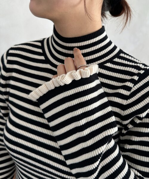 Thevon（ゼボン）の「袖フリルフレアスリーブハイネックニット（ニット/セーター・レディース・レッド/アイボリー/ブラック・FREE）」の20枚目の写真