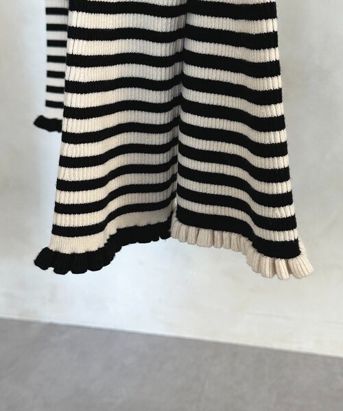 Thevon（ゼボン）の「袖フリルフレアスリーブハイネックニット（ニット/セーター・レディース・レッド/アイボリー/ブラック・FREE）」の21枚目の写真