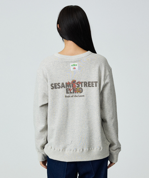 FRUIT OF THE LOOM(フルーツオブザルーム)の「【FRUIT OF THE LOOM/フルーツ オブ ザ ルーム】【コラボ】SESAMISTREET×FTL ロングスリーブ甘編み裏毛(Tシャツ/カットソー・レディース・アイボリー/ブルー/グレー/ブラック・フリー)」の17枚目の写真