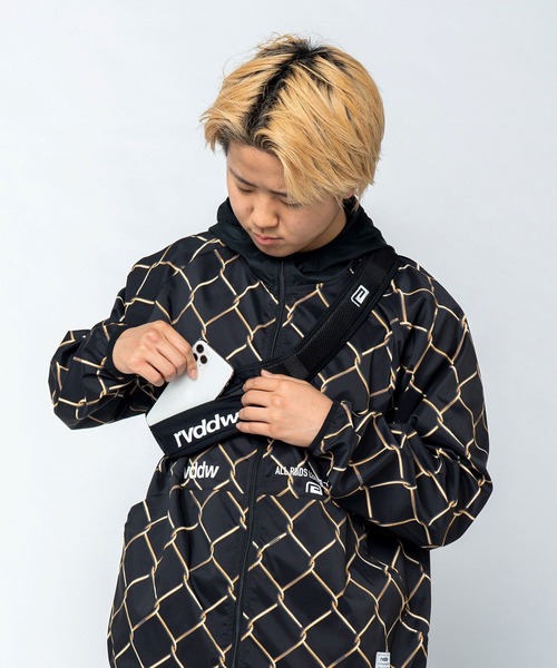 reversal.dogi.design.works(リバーサル・ドーギ・デザイン・ワークス)の「<reversal/リバーサル>rvddw RUNNING BAG(ボディバッグ/ウエストポーチ・メンズ・ブラック・FREE)」の9枚目の写真
