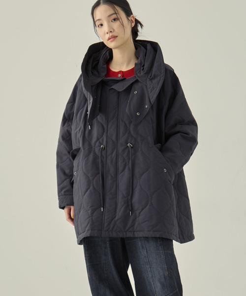 VACHEMENT（ヴァシュモン）の「【VACHEMENT/ヴァシュモン】リサイクル60/40クロスキルティング モッズコート（その他アウター・レディース・ダークグレー/ブラック・FREE）」の2枚目の写真