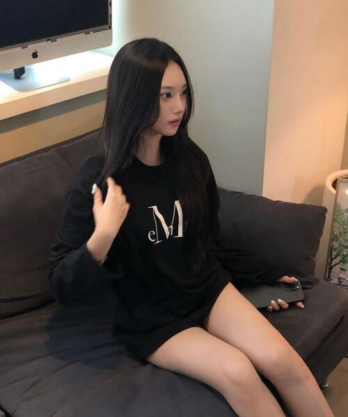 MUCENT(ムセント)の「メインシンボルシグネチャーロゴロングスリーブ(2カラー、男女共用)(Tシャツ/カットソー・レディース・ホワイト/ブラック・FREE)」の6枚目の写真
