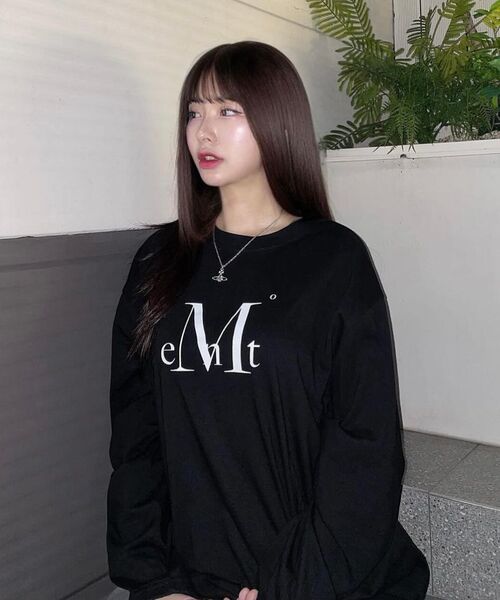 MUCENT(ムセント)の「メインシンボルシグネチャーロゴロングスリーブ(2カラー、男女共用)(Tシャツ/カットソー・レディース・ホワイト/ブラック・FREE)」の5枚目の写真