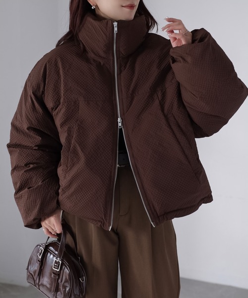 Riberry（リベリー）の「チェックサッカースタンドカラーショートダウン（ダウンジャケット/コート・レディース・ベージュ/ブラウン/アイボリー/ブラック・FREE）」の4枚目の写真