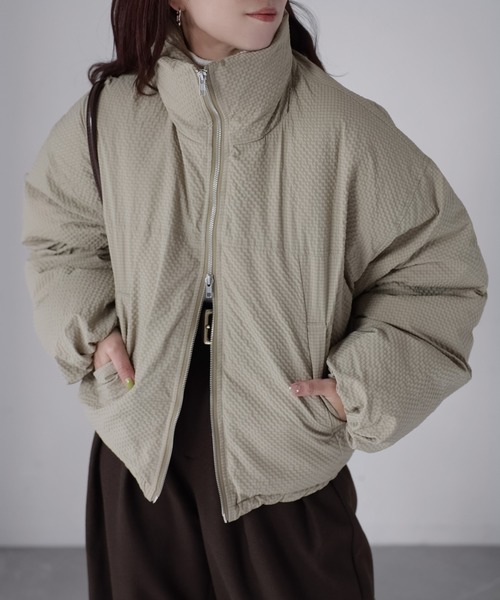 Riberry（リベリー）の「チェックサッカースタンドカラーショートダウン（ダウンジャケット/コート・レディース・ベージュ/ブラウン/アイボリー/ブラック・FREE）」の14枚目の写真