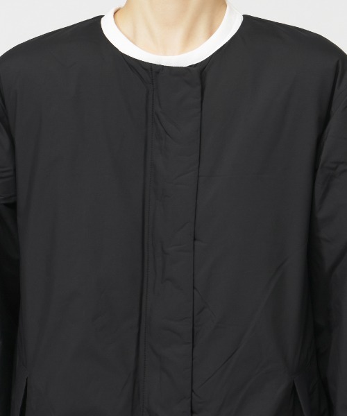 NANGA（ナンガ）の「ナンガ  NO COLLAR DOWN COAT（ダウンジャケット/コート・レディース・ブラック/アイボリー・L/M）」の10枚目の写真