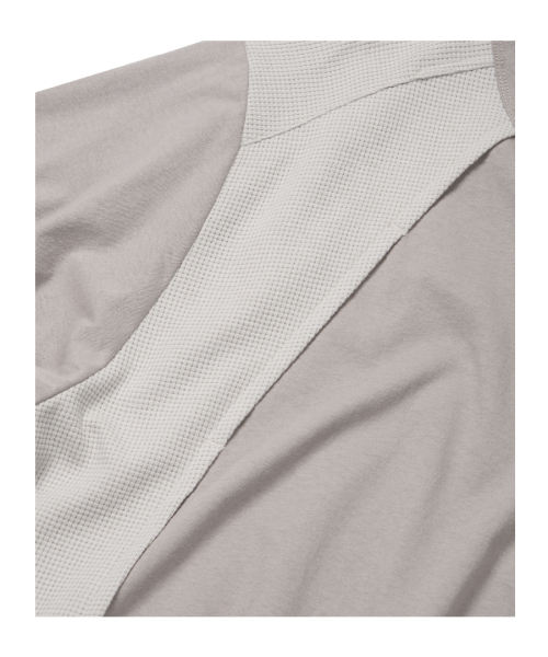 ETCE(イーティーシーイー)の「MIXED PANEL T-SHIRT (LIGHT GRAY)(Tシャツ/カットソー・メンズ・その他・MEDIUM/LARGE/X-LARGE)」の4枚目の写真