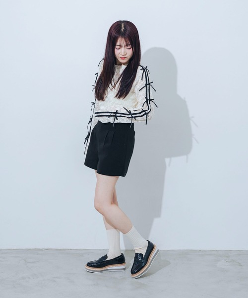 EVOL(イーボル)の「【美脚効果・22.0-25.0cm展開】厚底プラットフォームローファー JA5921(ローファー・レディース・ブラック/アイボリー/シルバー・22.0cm/22.5cm/23.0cm/23.5cm/24.0cm/24.5cm/25.0cm)」の6枚目の写真