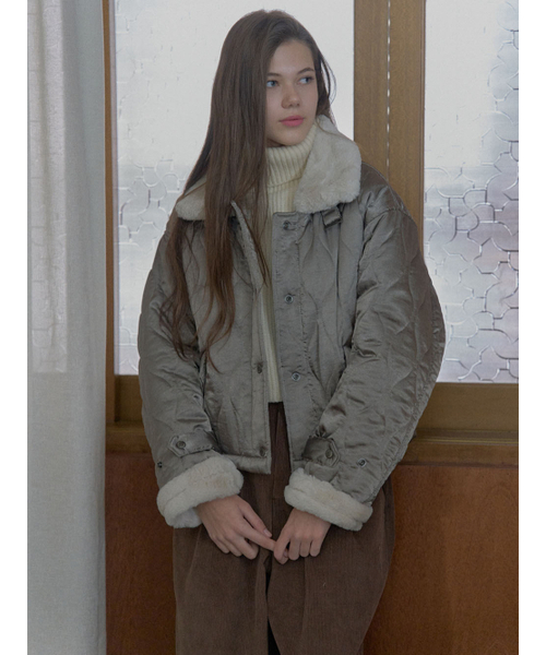 AVANT-G(アバン)の「Wave Quilting Short Padding - KHAKI(ダウンジャケット/コート・レディース・カーキ/ブラック・FREE)」の4枚目の写真