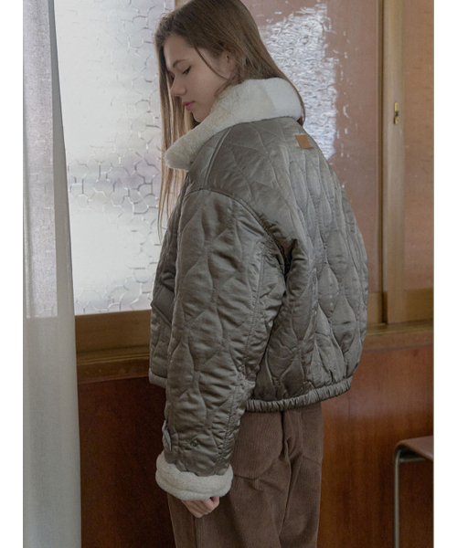 AVANT-G(アバン)の「Wave Quilting Short Padding - KHAKI(ダウンジャケット/コート・レディース・カーキ/ブラック・FREE)」の3枚目の写真