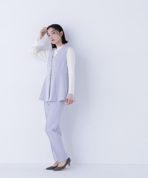 NATURAL BEAUTY BASIC(ナチュラルビューティーベーシック)の「◇フロントボタンペプラムジレ SETUP テーパードパンツ(スラックス・レディース・ブルー/ネイビー/ベージュ・MEDIUM/SMALL)」の4枚目の写真