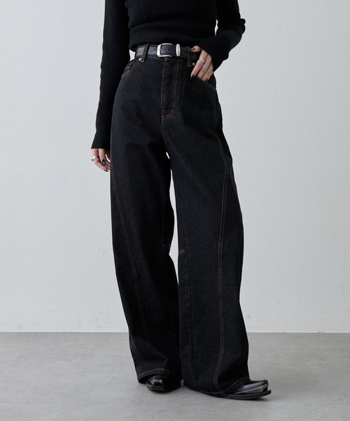2024年　プライスタグ付き新品未使用黒デニムワイドパンツ Lui's（ルイス）の「切替デザインワイドデニムパンツ（デニムパンツ