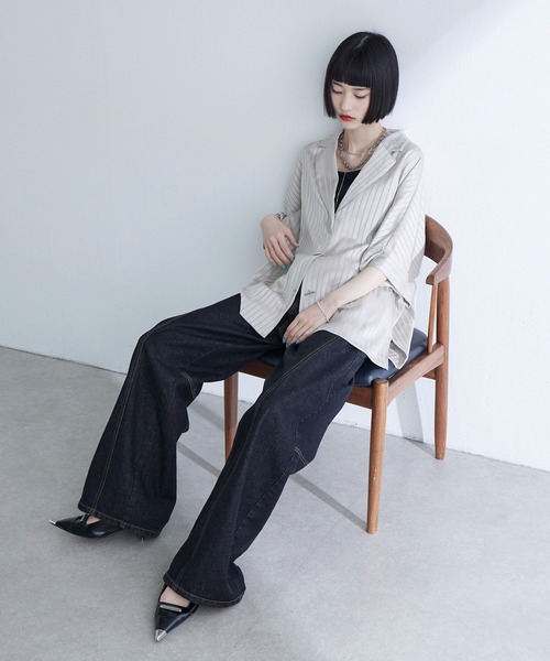 Lui's(ルイス)の「切替デザインワイドデニムパンツ(デニムパンツ・レディース・インディゴブルー/ブラック/ブルー・36/38)」の10枚目の写真
