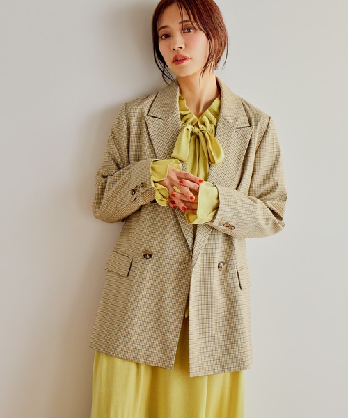 mysty woman（ミスティウーマン）の「ピークドラペルジャケット 636937（テーラードジャケット・レディース・ベージュ系その他/ベージュ/ネイビー・FREE）」の2枚目の写真