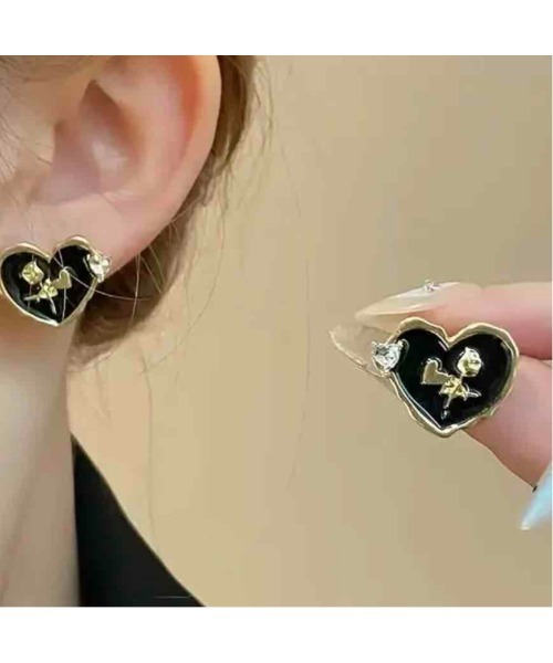 tone(トーン)の「【88eighty-eight】ブラックハート薔薇アンティークピアス【import】(MA)(ピアス(両耳用)・レディース・ブラック・FREE)」の3枚目の写真