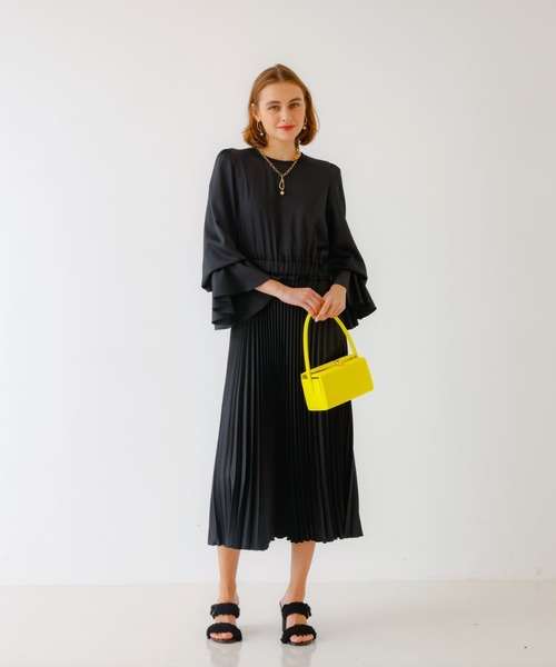 DESIGNWORKS(デザインワークス)の「サテンプリーツドレス(ワンピース・レディース・ブラック・38)」の8枚目の写真