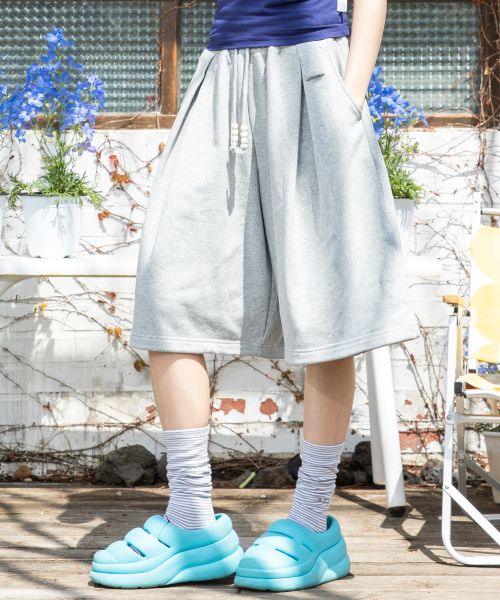 RuNaKi'Hu'(ルナキフ)の「WXP055 ドットピンタックスウェットバミューダパンツ (メランジグレー)(その他パンツ・レディース・その他・1/2)」の3枚目の写真