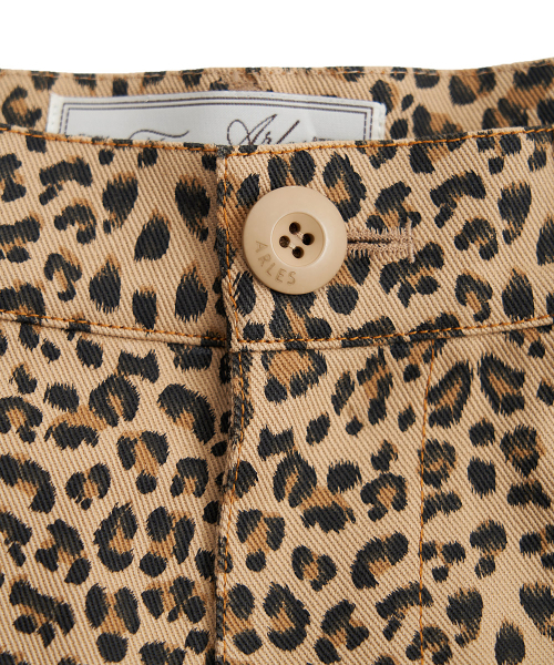 FROM ARLES(フロムアルル)の「5部ボーイスカウトチノパンツ / LEOPARD(その他パンツ・メンズ・ブラウン・M/L)」の12枚目の写真