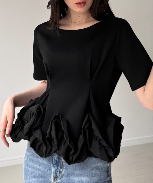 junoah(ジュノア)の「フリル半袖トップス(Tシャツ/カットソー・レディース・ダークベージュ/アイボリー/ブラック・LARGE/MEDIUM/SMALL)」の2枚目の写真