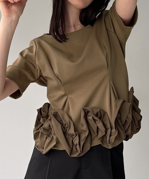 junoah(ジュノア)の「フリル半袖トップス(Tシャツ/カットソー・レディース・ダークベージュ/アイボリー/ブラック・LARGE/MEDIUM/SMALL)」の10枚目の写真