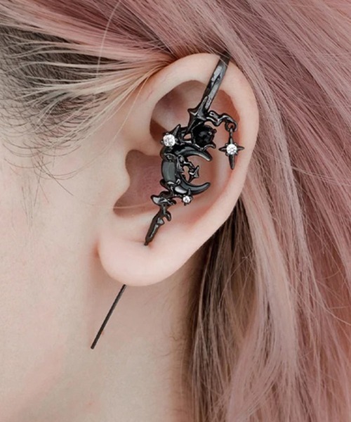Mayree(メイリー)の「【urge select】ゴシック調 ムーン ピアス/イヤーカフ(ピアス(片耳用)・レディース・シルバー/ガンメタ・FREE)」の2枚目の写真