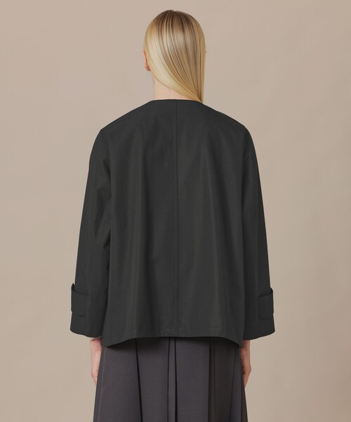 MACKINTOSH LONDON（マッキントッシュ ロンドン）の「【婦人画報4月号掲載】【ROSLEY/ロズリー】ウエザーコットンノーカラーショートコート（ノーカラーコート・レディース・ブルー系その他4/ブラック/ベージュ・38）」の10枚目の写真