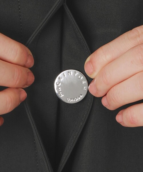 MACKINTOSH LONDON（マッキントッシュ ロンドン）の「【婦人画報4月号掲載】【ROSLEY/ロズリー】ウエザーコットンノーカラーショートコート（ノーカラーコート・レディース・ブルー系その他4/ブラック/ベージュ・38）」の12枚目の写真