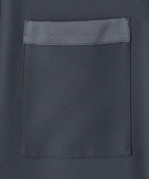 ICB（アイシービー）の「FluidBackSatin シャツワンピース（ワンピース・レディース・グレー系/ブラック系・46/44/42）」の17枚目の写真