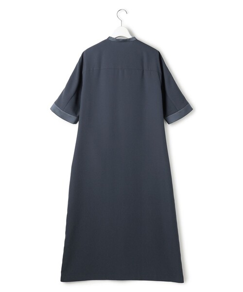 ICB（アイシービー）の「FluidBackSatin シャツワンピース（ワンピース・レディース・グレー系/ブラック系・46/44/42）」の21枚目の写真